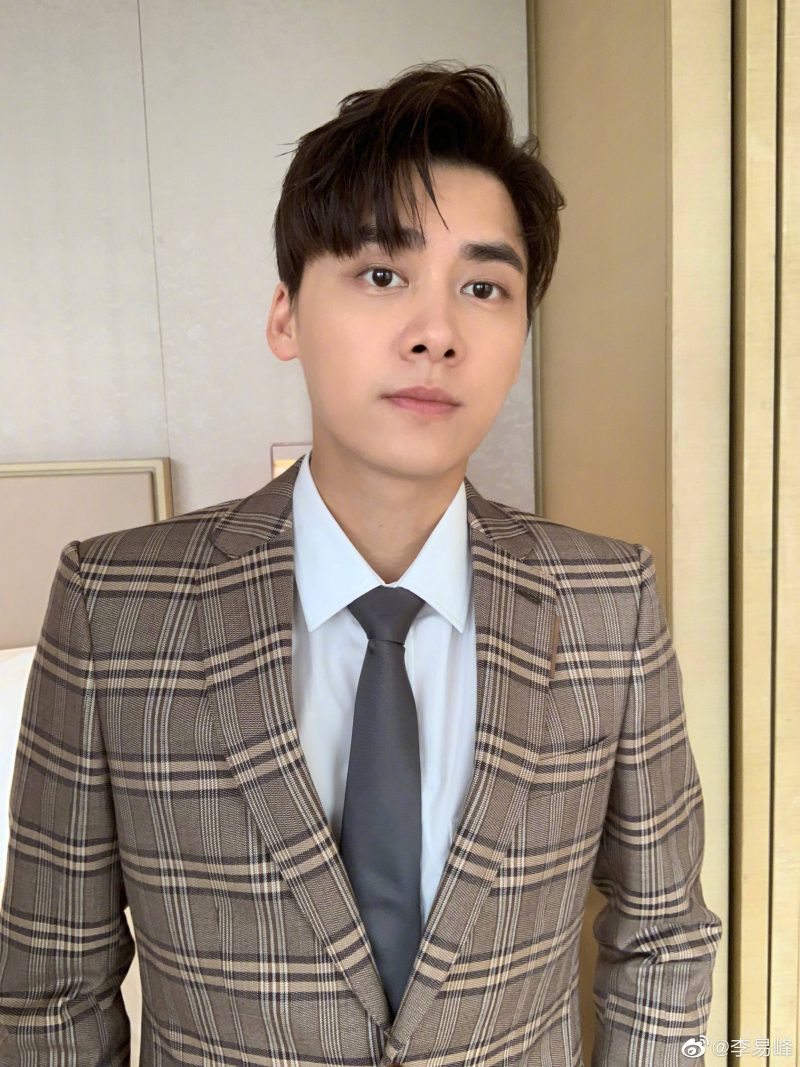 3.1 李易峰金晨进出同一公寓被曝绯闻 3.1 李易峰金晨进出同一公寓被曝绯闻