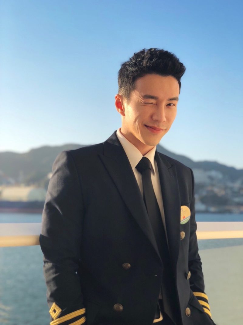 “海兰察”王冠逸、“封腾”张翰在《海洋之城》大展制服诱惑!让你神魂颠倒!